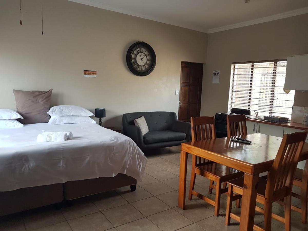 Private Apartments & Biz Stays Pretoria-Noord 外观 照片