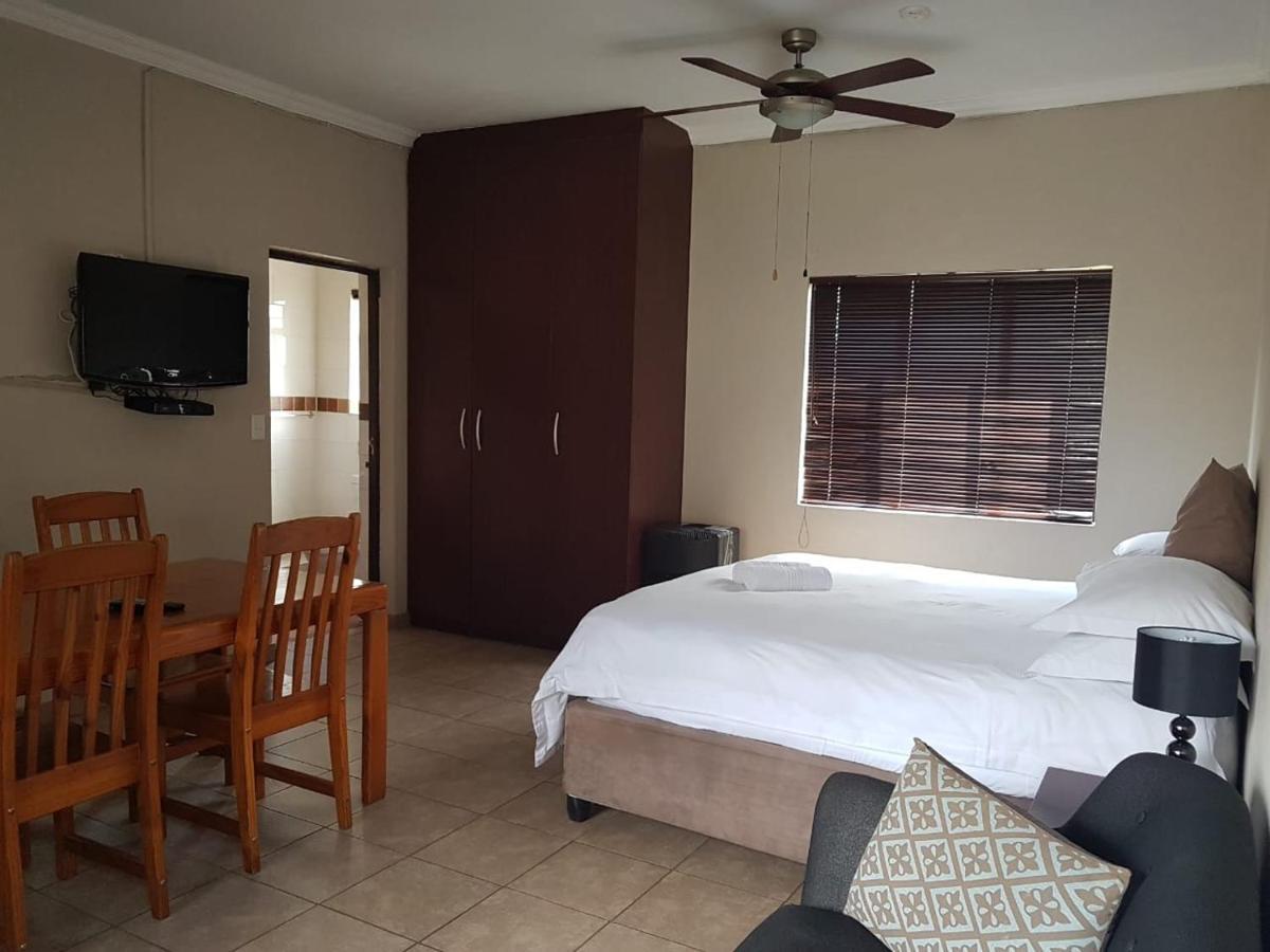 Private Apartments & Biz Stays Pretoria-Noord 外观 照片