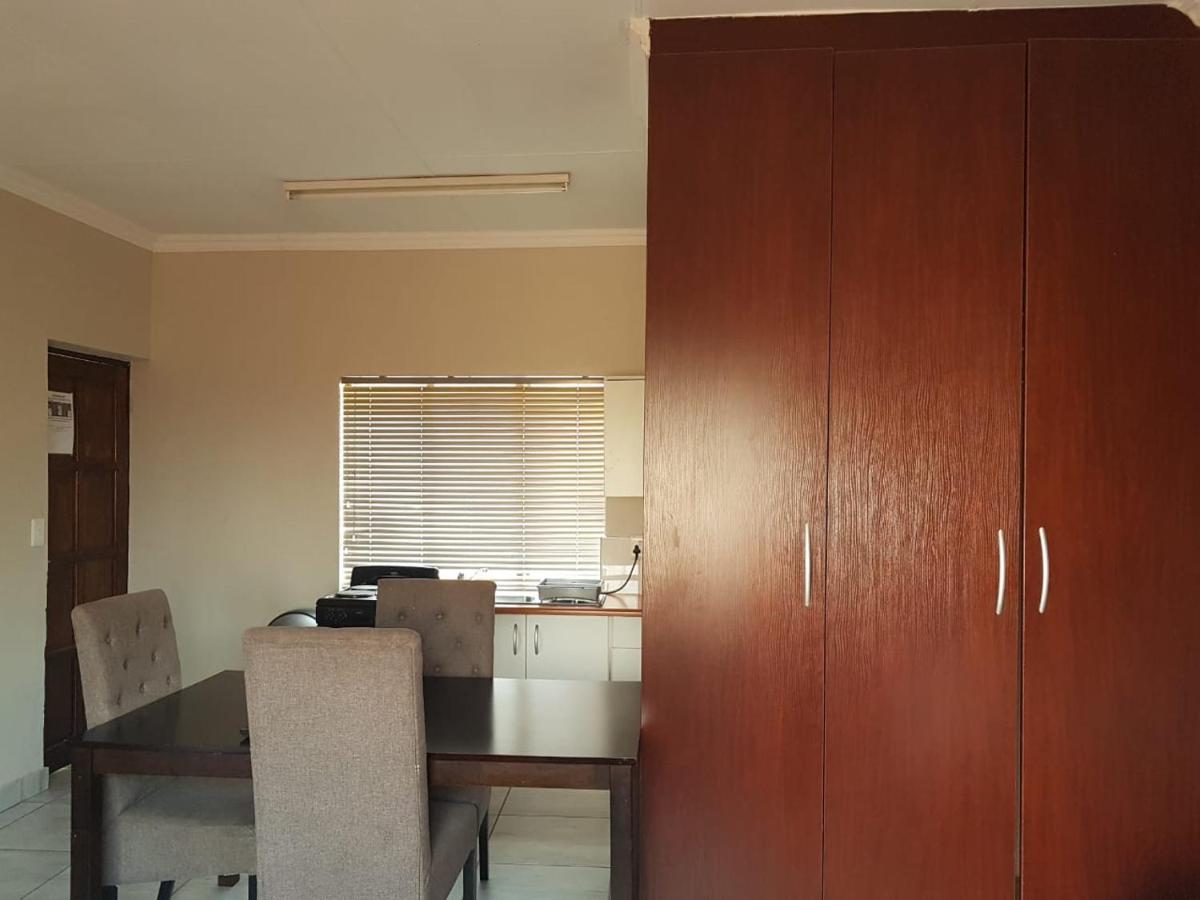 Private Apartments & Biz Stays Pretoria-Noord 外观 照片