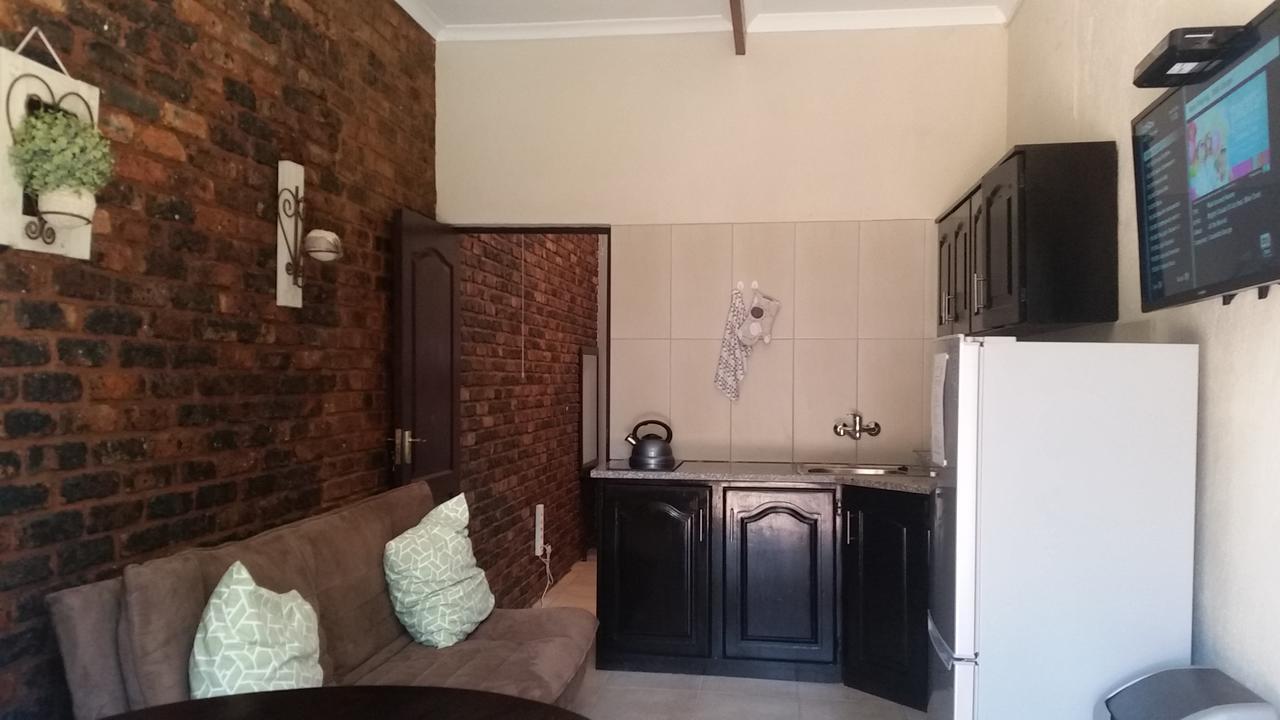 Private Apartments & Biz Stays Pretoria-Noord 外观 照片